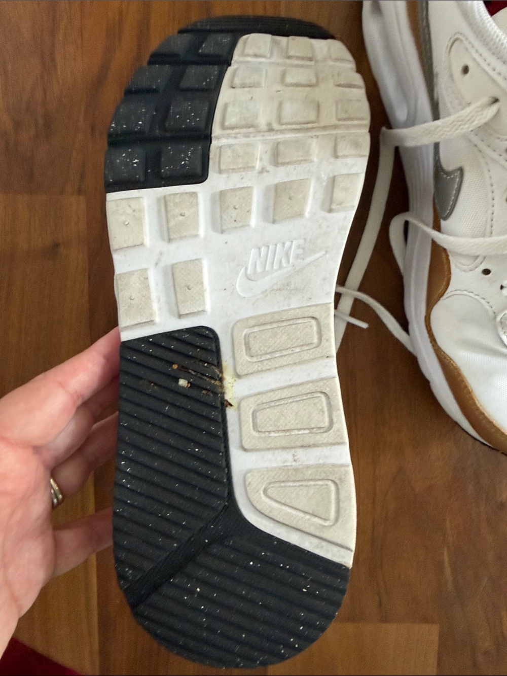 Nike Air Max SC White Sneakers with Gold Trim - Picture 3 of 10
